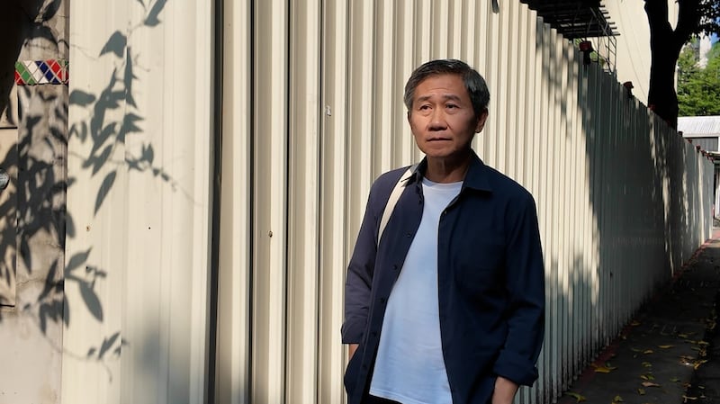 陈文彬拥有导演、演员、文化工作者多重身份，他认为自由的意志是对抗极权最有力的武器。（唐正摄影）